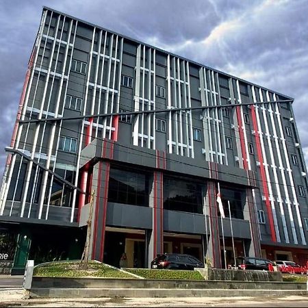 New Hollywood Hotel Pekanbaru Extérieur photo