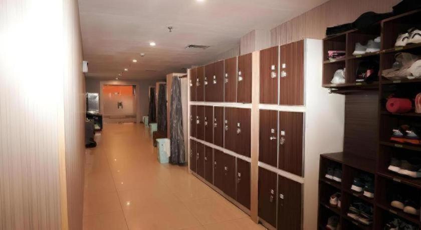 New Hollywood Hotel Pekanbaru Extérieur photo
